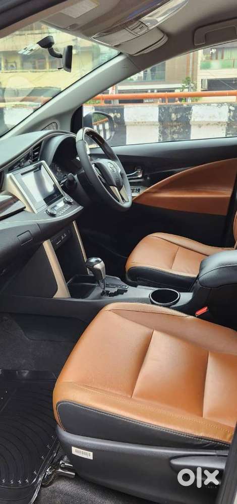 Toyota Innova Crysta 2.8 Zx At 7 Seater, 2017, Diesel