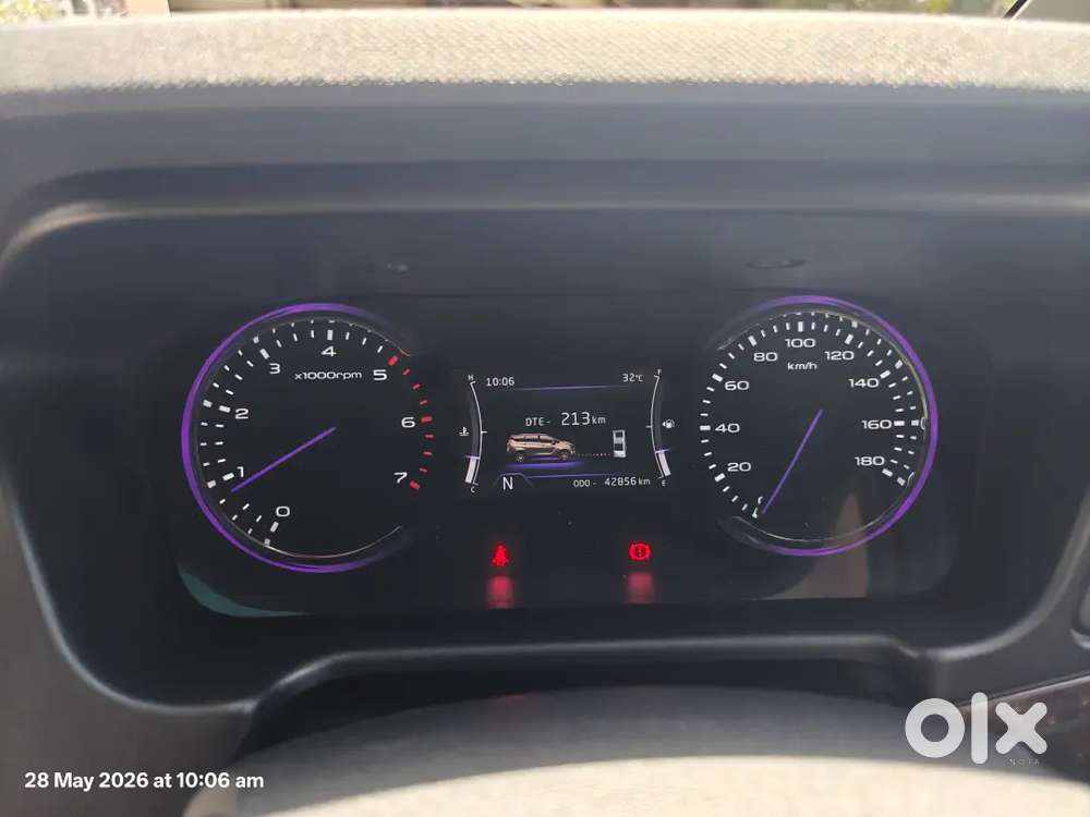  Mahindra Marazzo M8 (top Model) – 2018 – First Owner