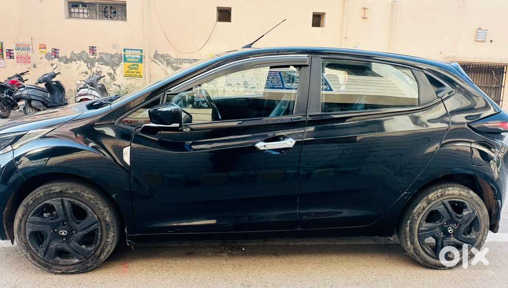 Tata Altroz 1.2 Xz (o), 2023, Petrol