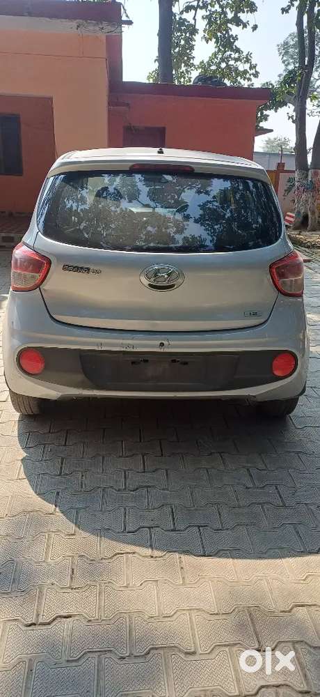 Hyundai Grand I10 2017 Petrol 65000 Km Driven