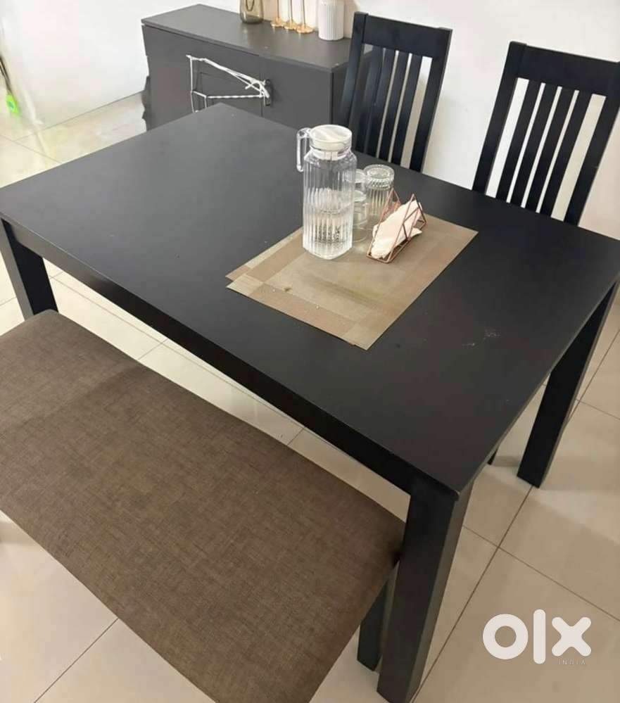 Dining table for sale 9500