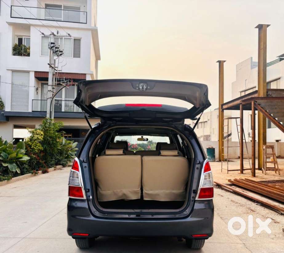 Toyota Innova 2.5 Vx 8 Seater Bs Iv, 2015, Diesel