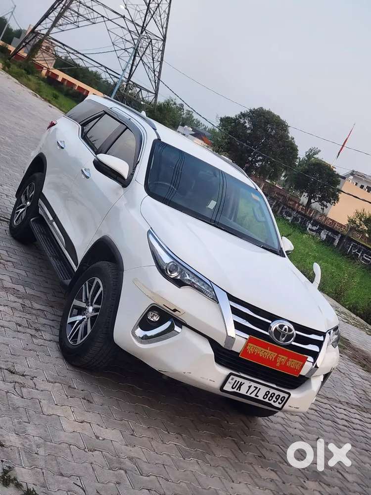 Toyota Fortuner 4/4
Full Insurance 
Dono Chabi 
Cruise Control
