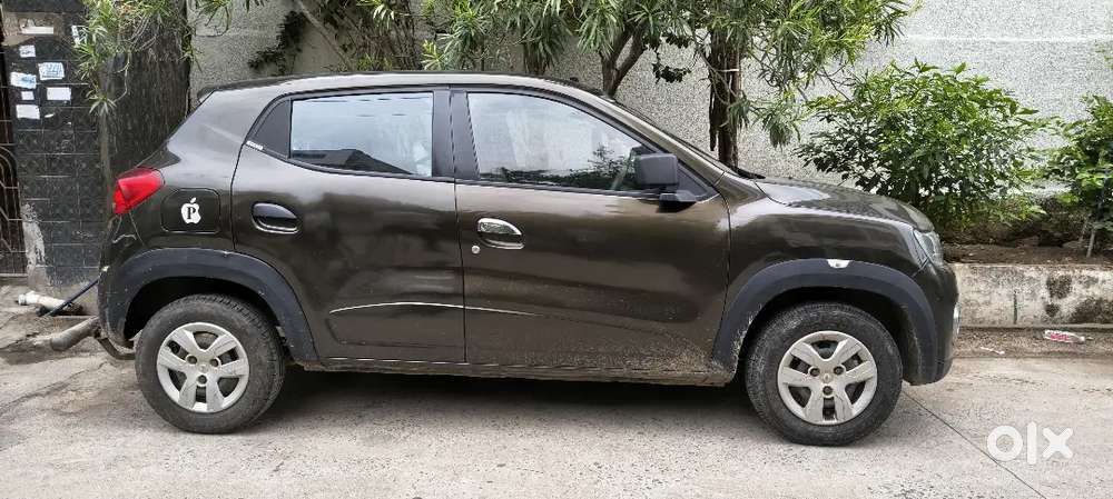 Kwid Petrol Car