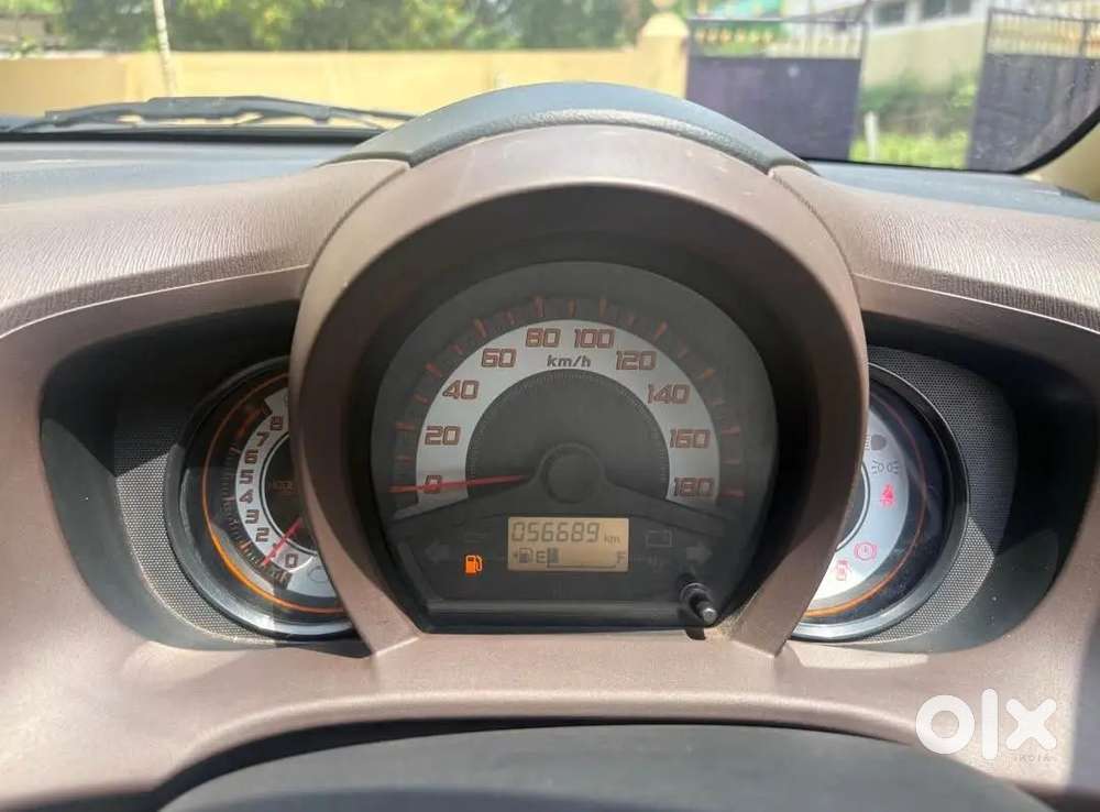 Honda Brio Petrol Mt 2013 Variant