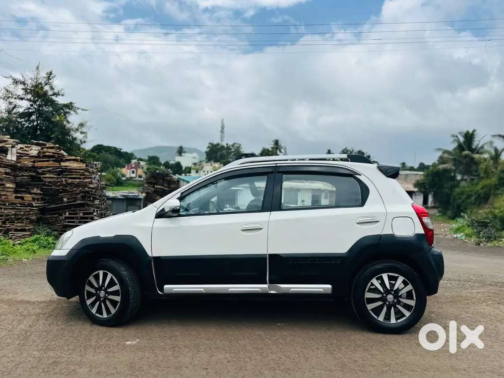 Toyota Etios Cross 2015