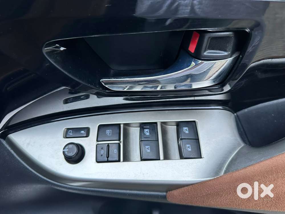 Toyota Innova Crysta 2.7 Zx At, 2018, Petrol