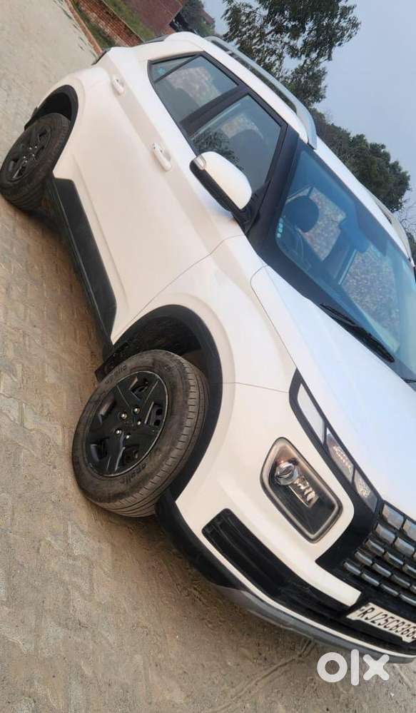 Hyundai Venue 2024 Petrol 37000 Km Driven