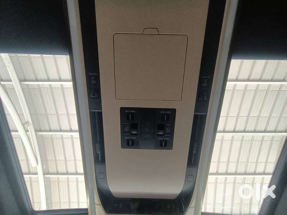 Toyota Vellfire Vip – Executive Lounge, 2024