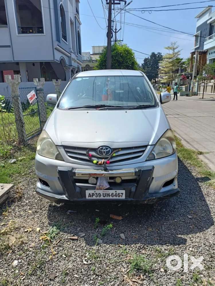 Toyota Innova 2010 Diesel 224874 Km Driven