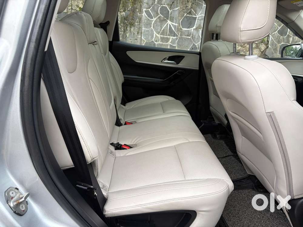 Mahindra Xuv700 2.2 Ax 7 Diesel At Luxury Pack Str, 2023, Diesel