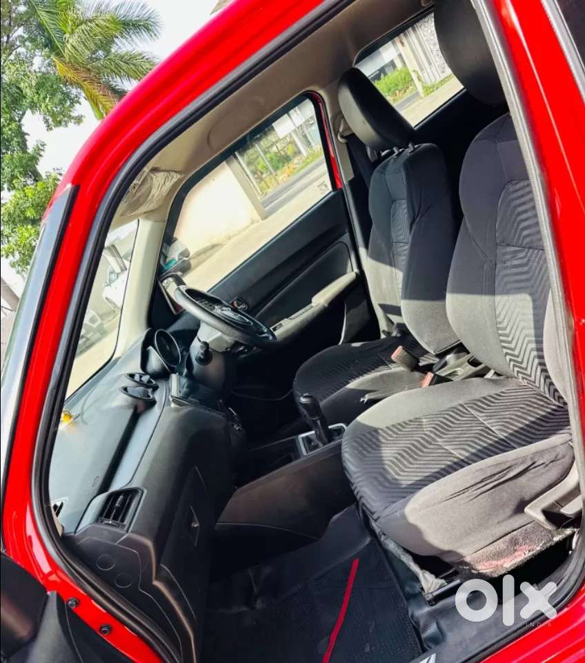 Maruti Suzuki Swift Vxi, 2021, Petrol