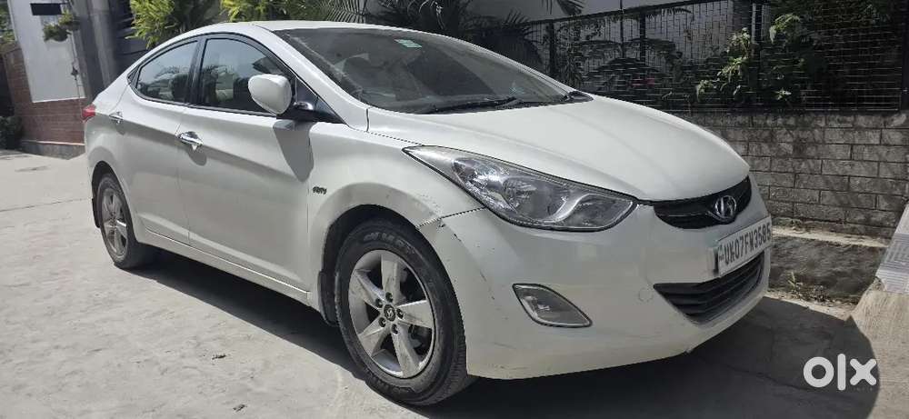 Hyundai New Elantra 2014 Diesel 225000 Km Driven
