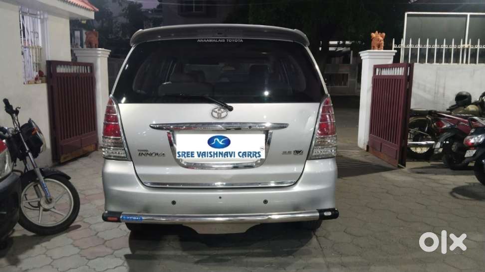 Toyota Innova 2004-2011 2.5 V Diesel 8-seater, 2011, Diesel