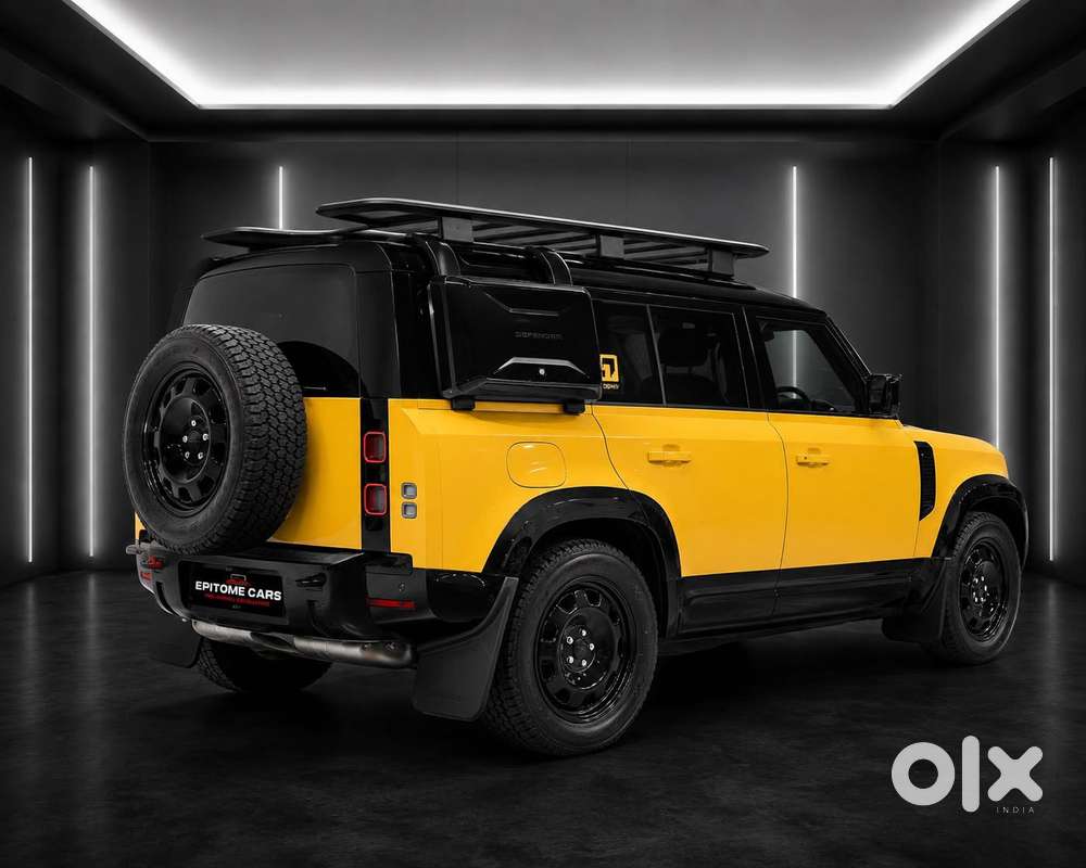 Land Rover Defender Trophy Edition Deep Sandglow, 2026, Petrol