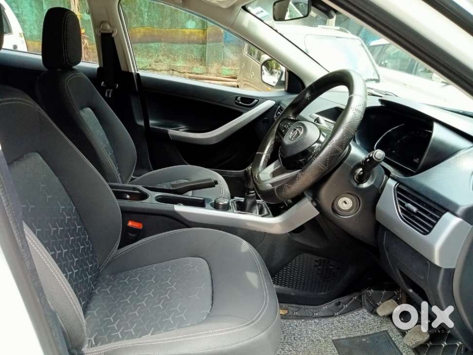 Tata Nexon 1.2 Revotron Xm (s), 2023, Petrol