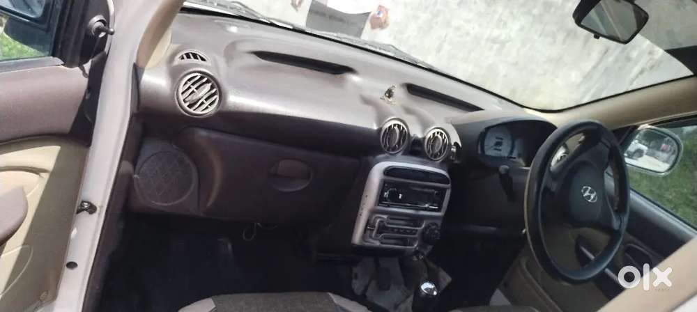 સેન્ટ્રો ગાડી 2012 મોડલ છે વીમો નથી પેટ્રોલ સીએનજી બંનેમાં ચાલુ છે