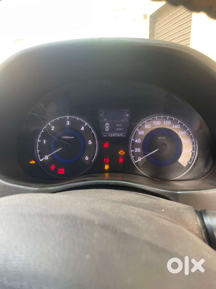 Hyundai Fluidic Verna 2015 Diesel 170000 Km Driven