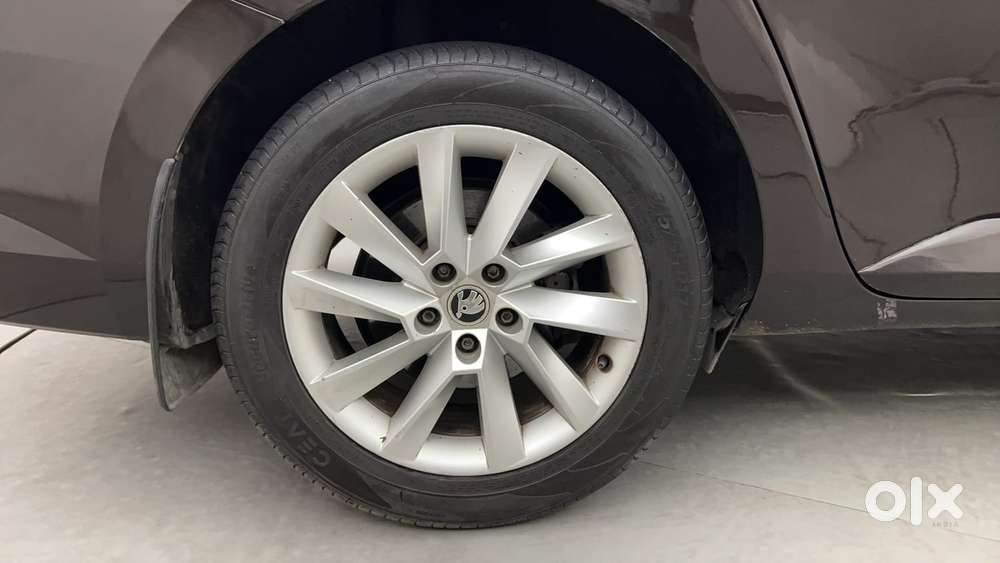 Skoda Superb Lk 1.8 Tsi At, 2016, Petrol