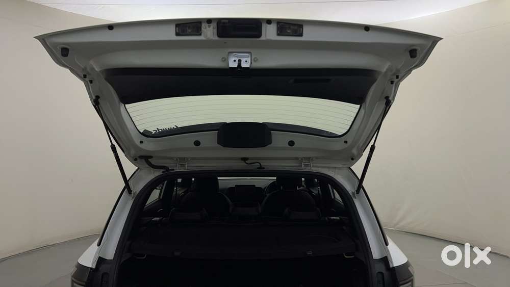 Hyundai Venue N Line N8 Dct Dual Tone, 2023, Petrol