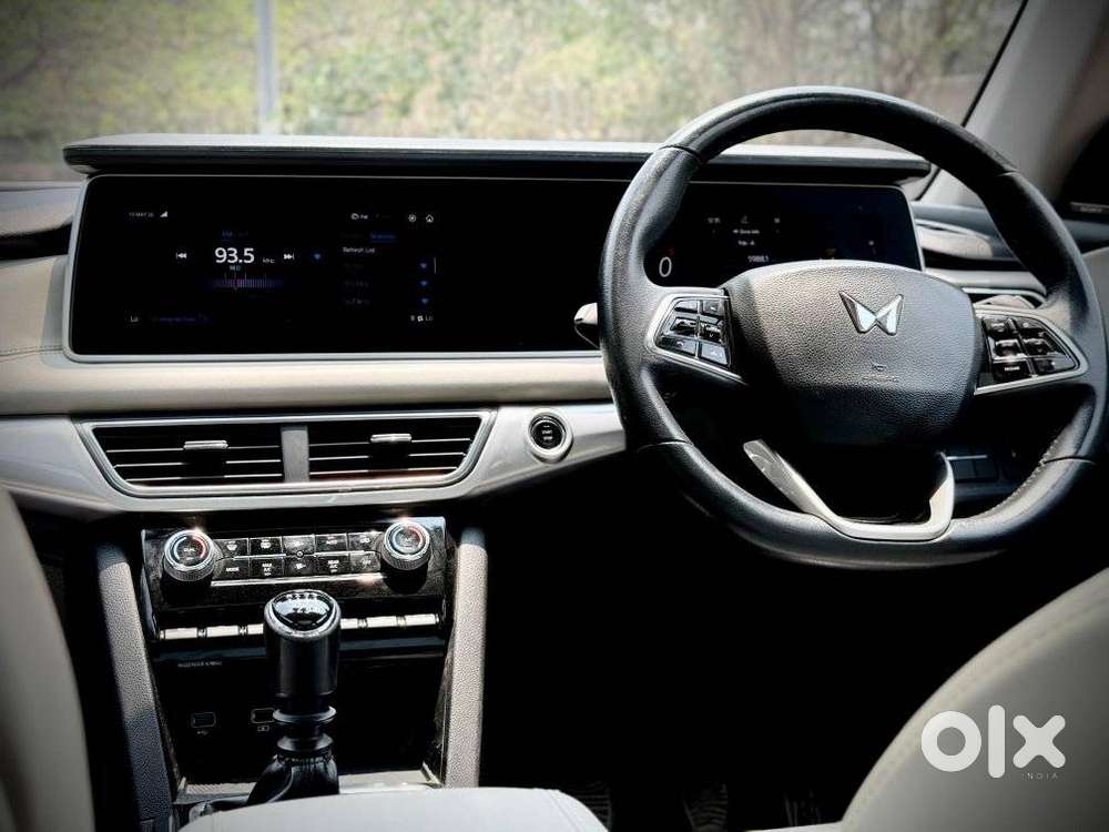 Mahindra Xuv700 2.2 Ax 7 Diesel Mt Luxury Pack Str, 2023, Diesel