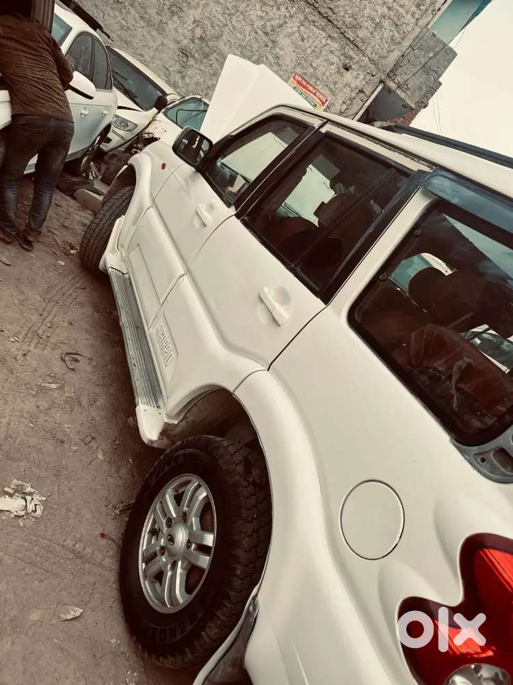 Mahindra Scorpio 2013 Diesel 80000 Km Driven