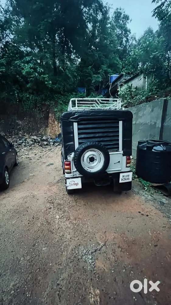 Good Condition Mahindra Jeep .new Test New Insurance