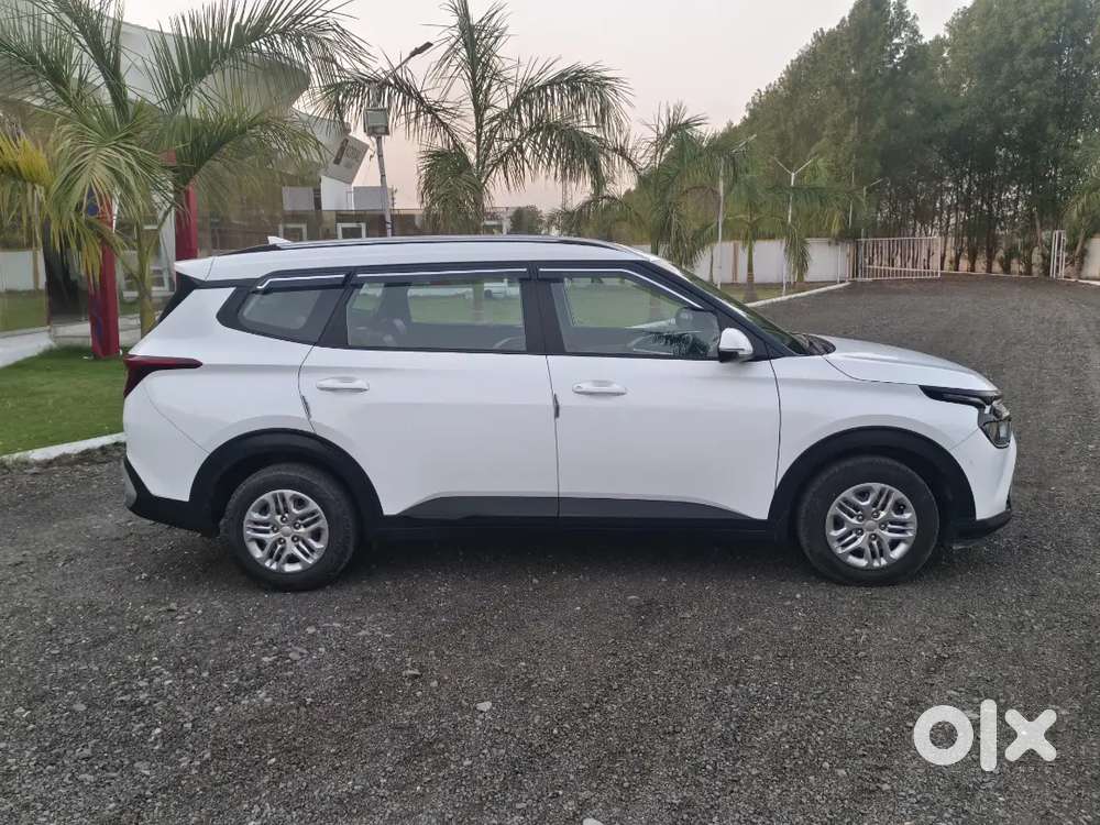 Kia Carens 2024 Petrol Good Condition