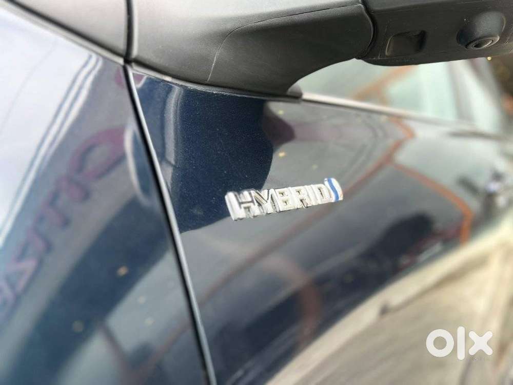 Toyota Innova Hycross 2.0 Zx (o) Hybrid 7 Str, 2023, Petrol