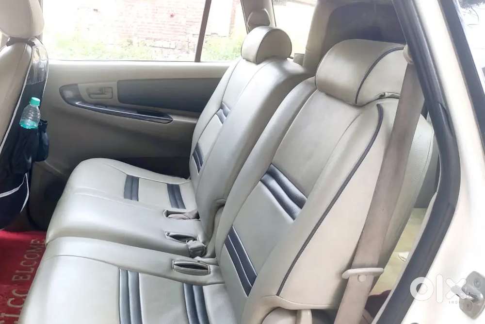 Toyota Innova 2012