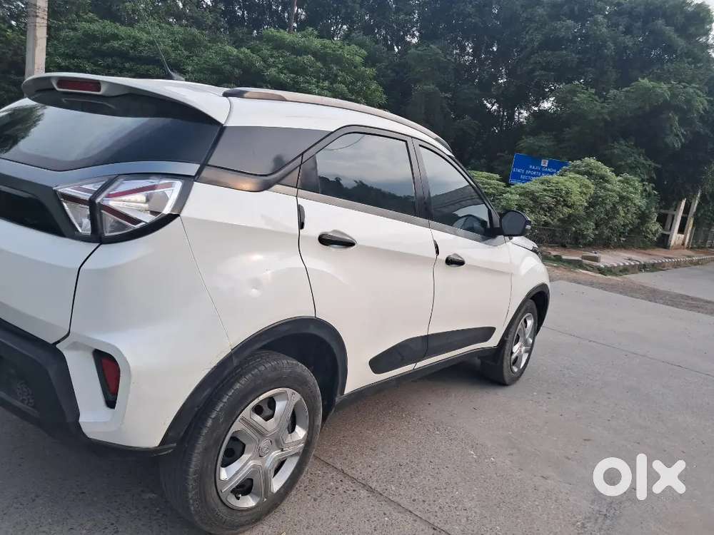 Tata Nexon 1.5 Diesel 30 Decmber 2020  1st Owner  75000 K.m. Dl Ragist