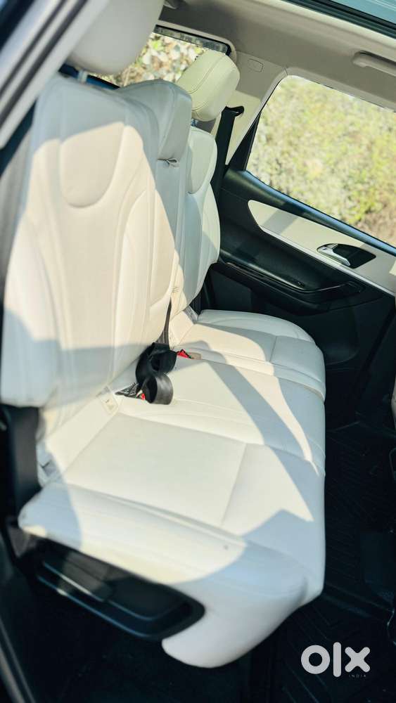 Mahindra Xuv700 2.2 Ax 7 Diesel At Luxury Pack Str, 2022, Diesel