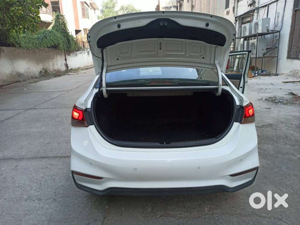 Hyundai Verna 1.6 Sx (o) Crdi At, 2018, Petrol