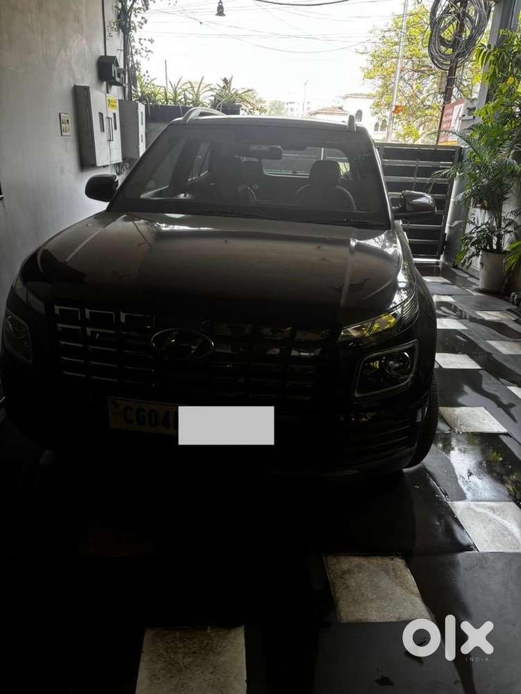 Hyundai Venue 2023 Diesel Well Maintained