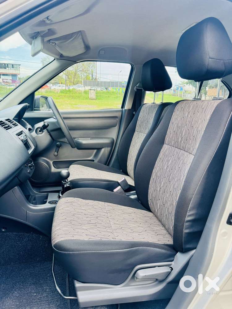 Maruti Suzuki Dzire 1.2 Lxi, 2011, Petrol