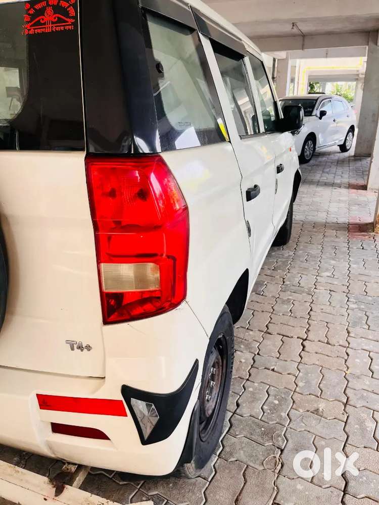 Mahindra Tuv 300 2018