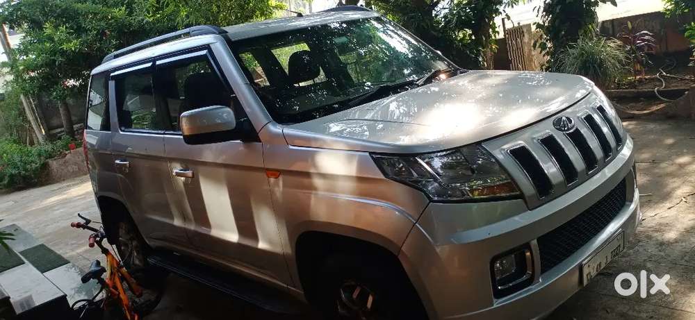 Mahindra Tuv 300 1.5 T8 2018