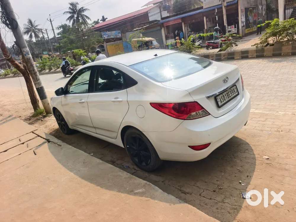 Hyundai Verna 2013 Petrol 70000 Km Driven