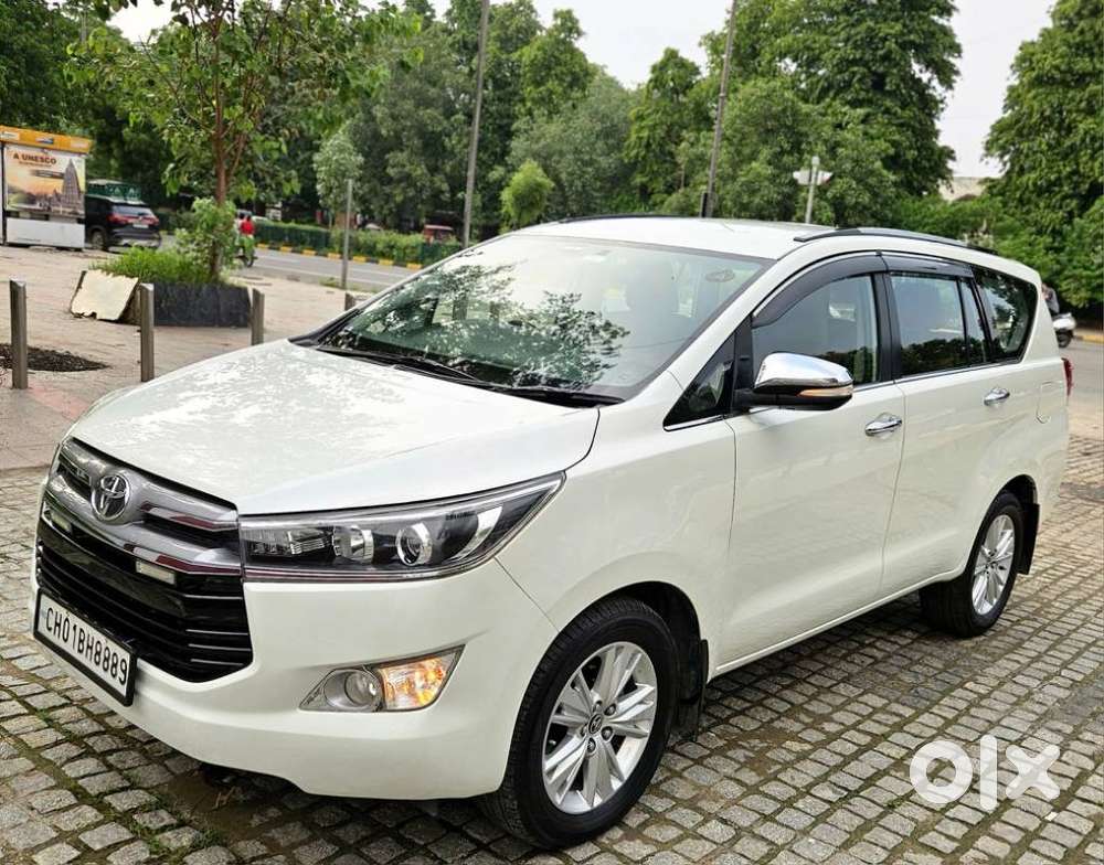 Toyota Innova Crysta 2.8z Automatic, 2016, Diesel