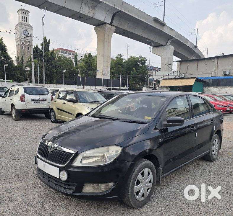 Skoda Rapid 1.6 Mpi At Ambition Plus, 2011, Petrol