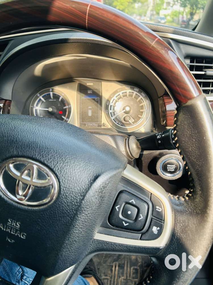 Toyota Innova Crysta 2.4 V, 2017, Diesel