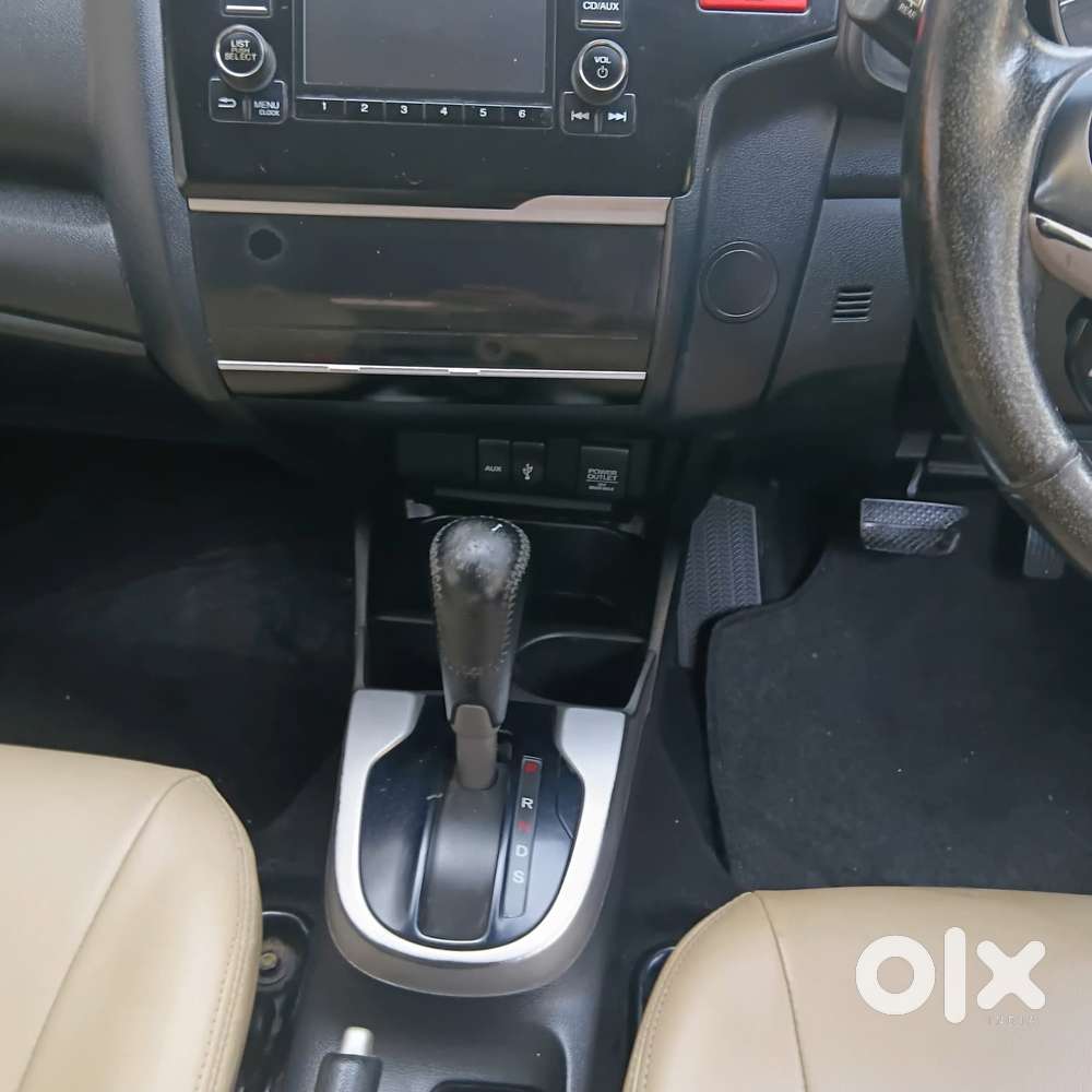 Honda Jazz V Automatic, 2015, Petrol