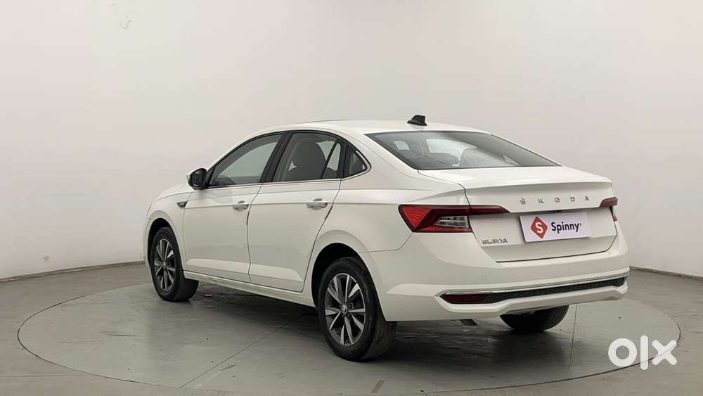 Skoda Slavia Style 1.0l Tsi At, 2023, Petrol