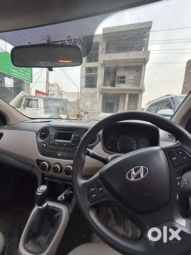 Hyundai Xcent Petrol 2015