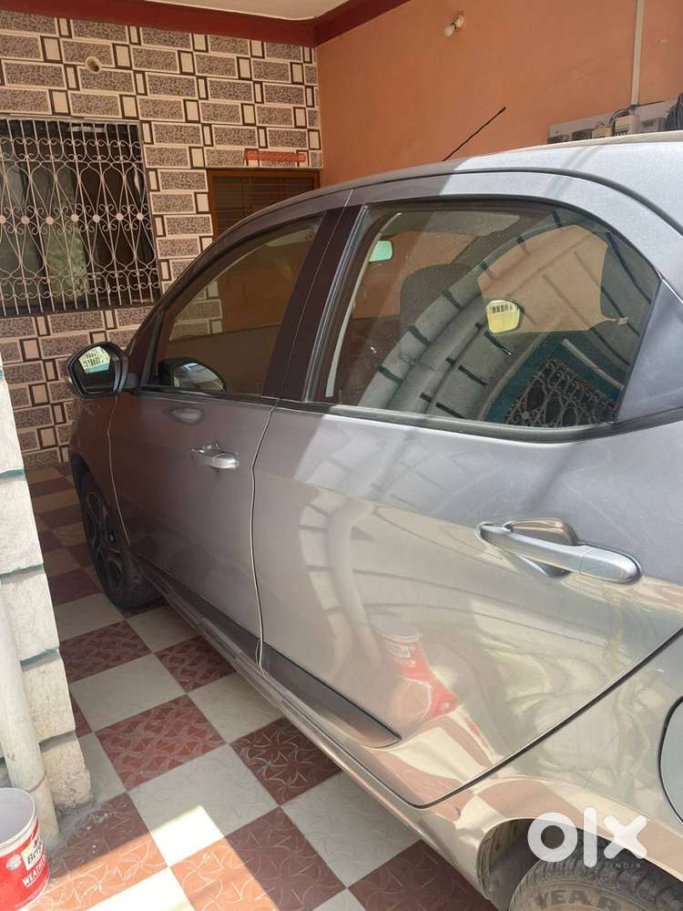 Tata Tiago Xz+ Dt Top Model Petrol