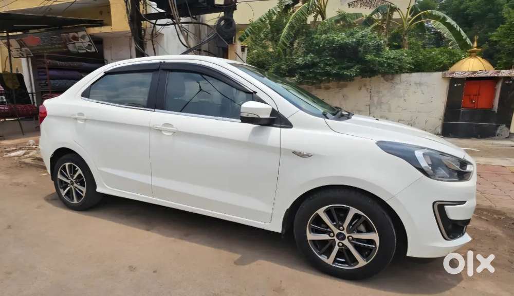 Ford Aspire Titatinium Blu 2021