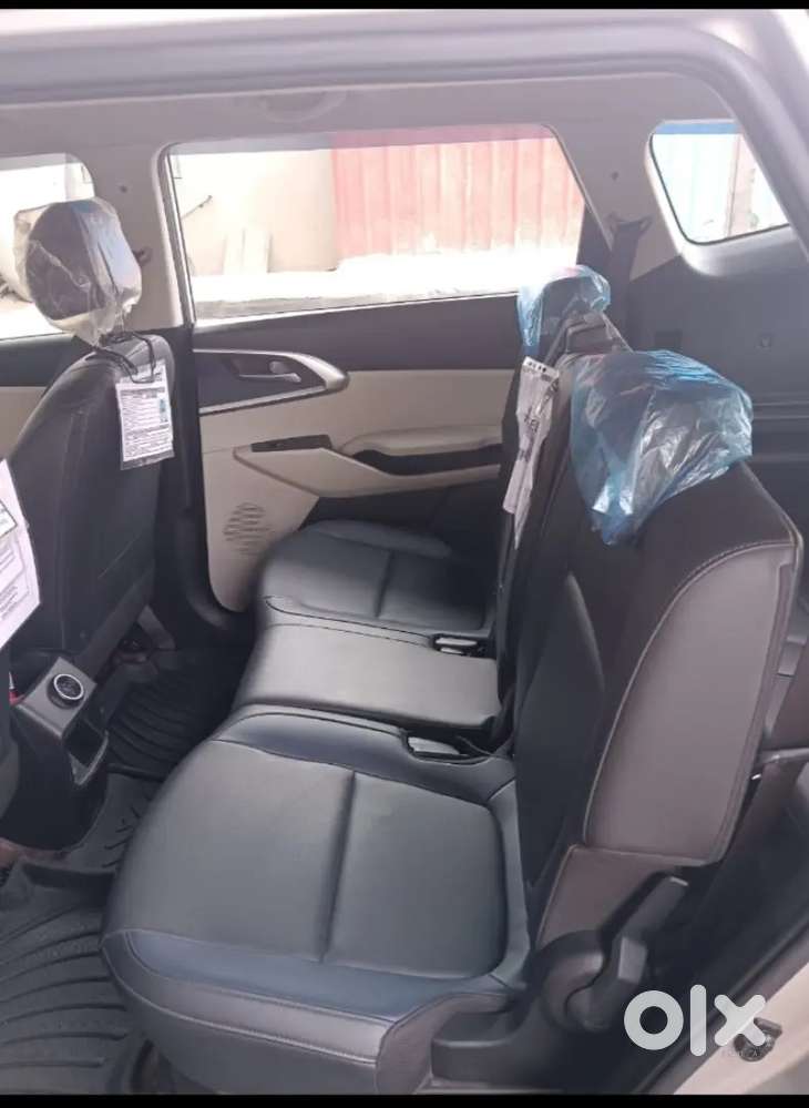 Kia Carens Yellow Board