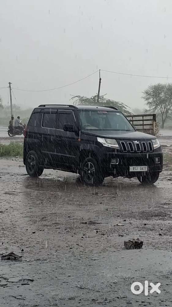 Mahindra Tuv 300 2017