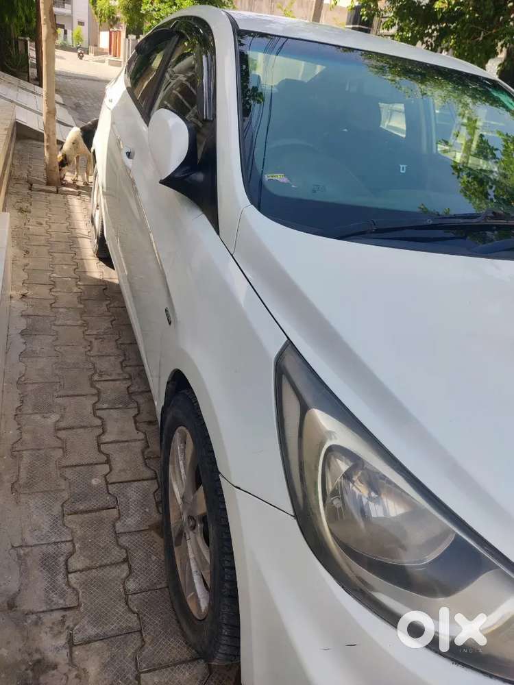 Hyundai Verna 2012