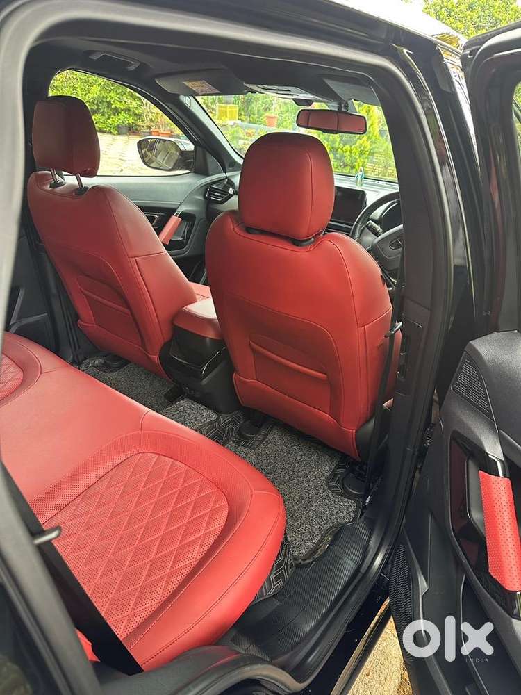 Tata Harrier 2023 Red Dark Edition